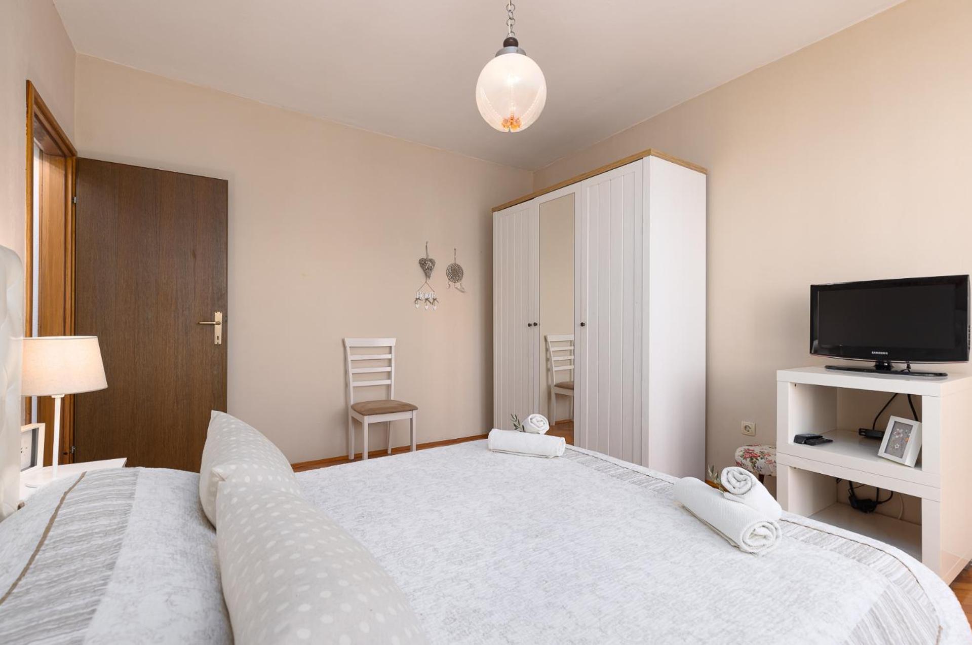Emi Apartment โปเรช ภายนอก รูปภาพ